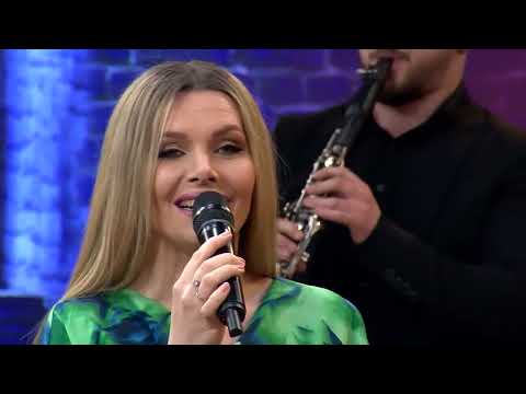 Elena Andonovska - Makedonski Naroden splet / Македонски народен сплет (Merak Meana - Live)