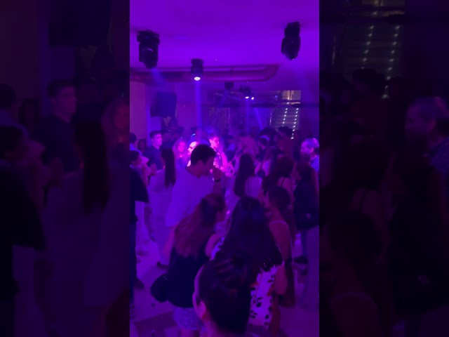Vídeo relacionado con Earthradius Chaqueta corta de piel blanca con luces LED, para discoteca, rave, disfraz, carnaval, baile, discoteca, bar, Blanco, XL
