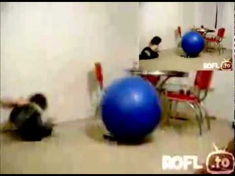 Kind fliegt gegen Wand Tetris Style feat. echter gangster