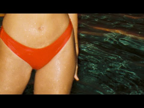 MANU CORT - LLORA (Lyric Video Oficial)