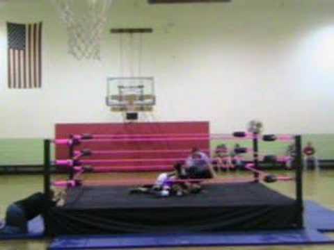 Lamar Titan vs Isaias Velazquez