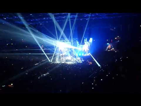 Nickelback - Gotta be somebody - Live@ Forum di Assago, Milano 29-10-13
