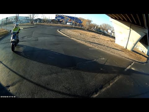 Vigyázz csúszik! - Watch out, slippery!