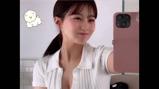 おっぱいちらつかせてくるやん??