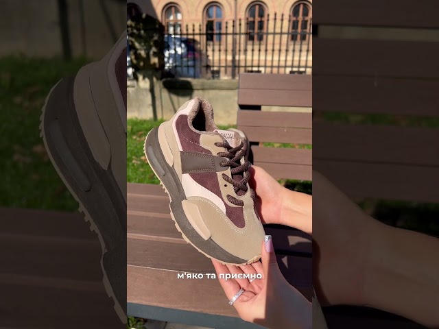 Чоботи жіночі шкіряні байка хутро 592641 Чорний Кросівки жіночі утеплені 589530 Бежеві коричневі