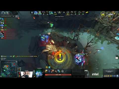 NaVi are trying to steal items from Roshan from Team Unique