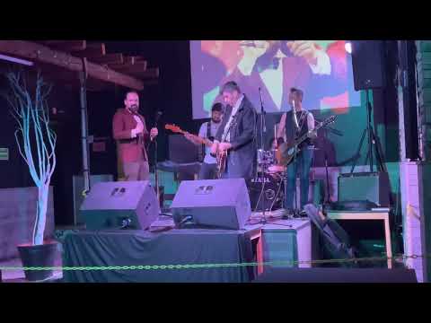 All shook up - León Boy & Rebelde Rock and Roll