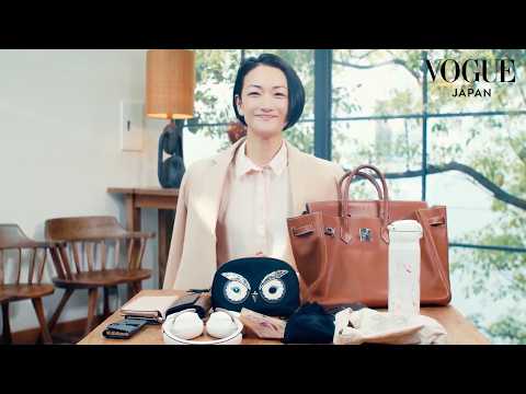 冨永愛のバッグの中身は？　愛用するビューティアイテムも公開！| In The Bag | VOGUE JAPAN