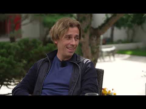 Maksims Galkins par latviešu valodu