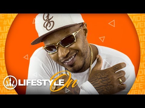 MC Nego Blue - Rosa Vermelha (Web Lyric Oficial)