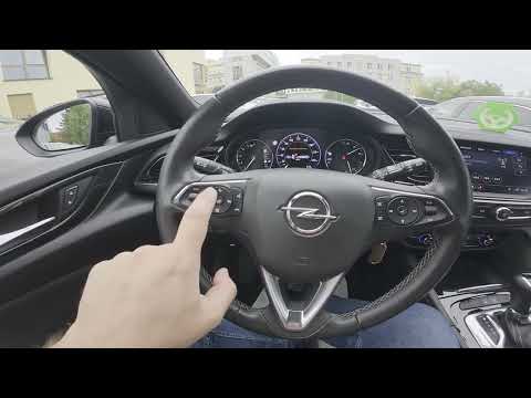 Wie bediene ich die Lenkradtasten beim Opel Insignia B (2017–2023)?