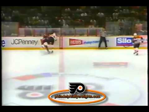 Eric Lindros buries Scott Stevens
