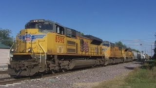 UP 8595 SD70ACe Approaches Wayside Horn In Elburn, IL