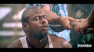 Majaa Telugu Movie Scenes - Vikram fighting Biju Menon to save Pasupathy - Vikram