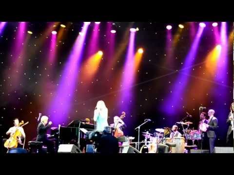 Pink Martini canta in limba romana! Trupa a realizat un cover dupa piesa Mariei Tanase - "Pana cand nu te iubeam"