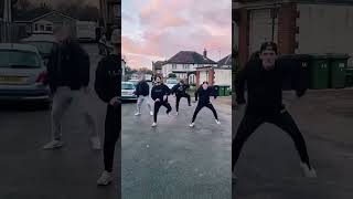 Perfectly in Synch 🕺🏻🕺🏻