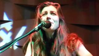 Julia Holter in Lima - 'So Lillies' (October 12, 2016 | Peru)