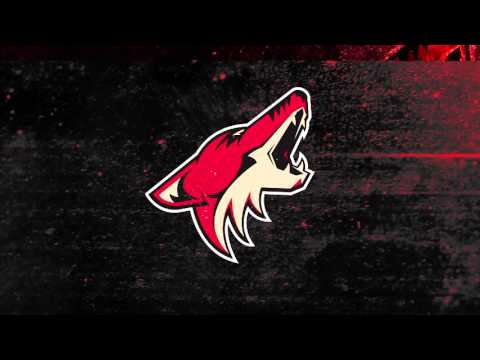 3 O'Clock Feeding - Coyotes vs Predators