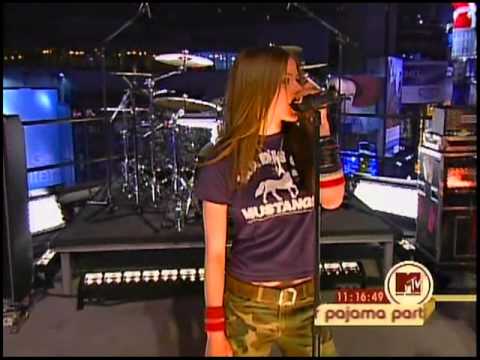 Avril Lavigne - Losing Grip (MTV New Years Pajama Party 2003)