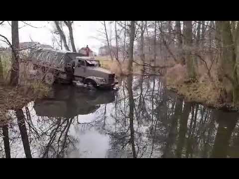 Kraz 255 wjazd do rzeki ! #shorts