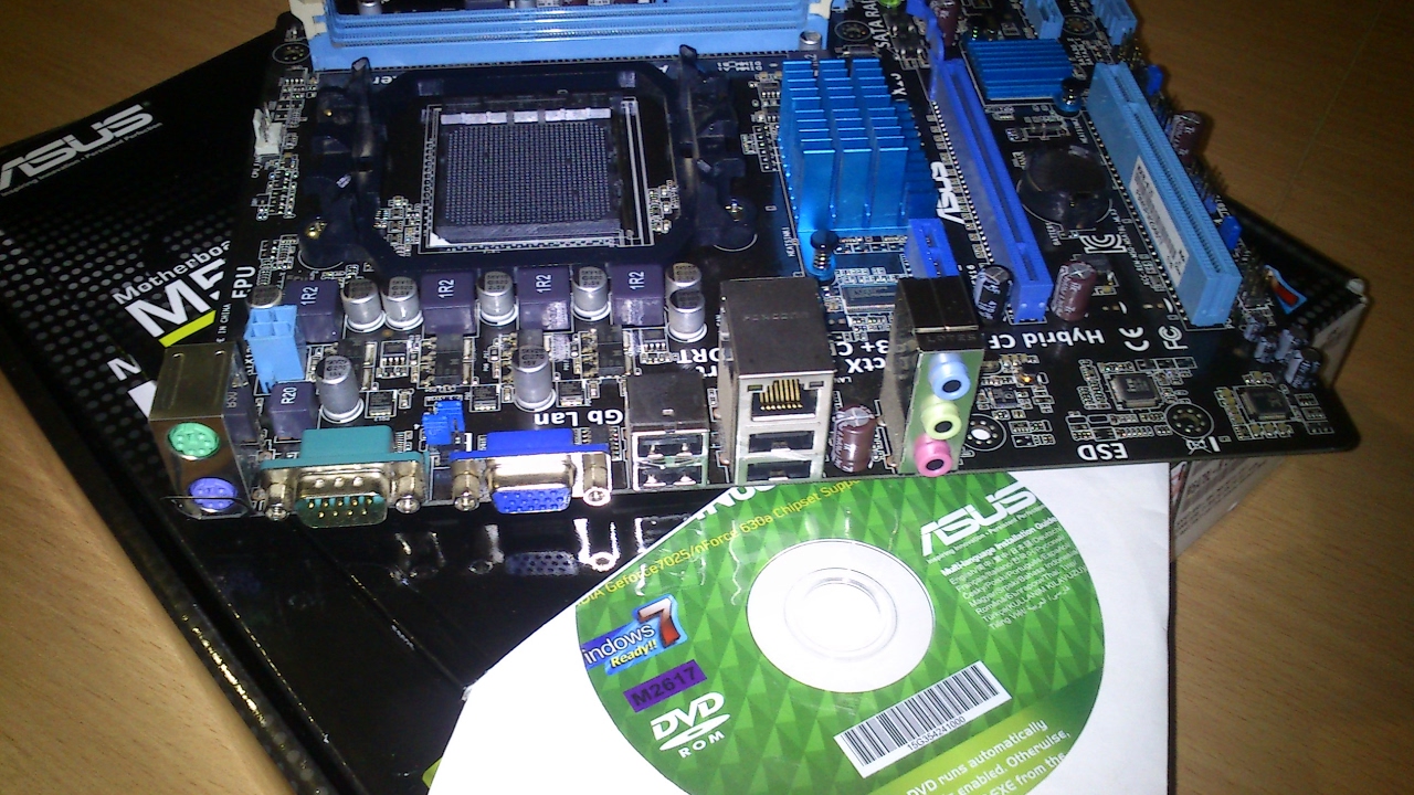 Материнская плата Asus M5A78L-M LX3 Soc-AM3+ AMD 760G 2xDDR3 mATX AC`97 8ch(7.1) GbLAN RAID+VGA