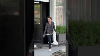 Download lagu Timothée Chalamet staring in a commercial directed by Martin Scorsese - filming now in NYC 🎬 mp3