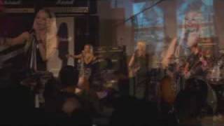 Carmen and Camille Live &quot;Breaking Down&quot;