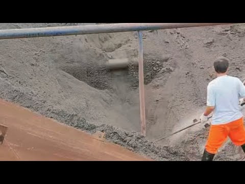 Barge unloads alluvial sand, wish you and your family a happy weekend - Relaxing video