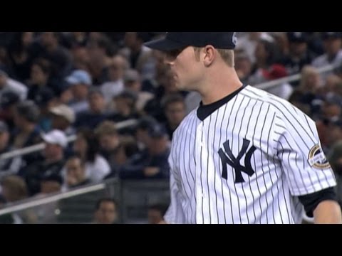 2009 ALDS Gm 2: Robertson pitches out of a jam