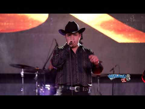 Grupo Nueva Presencia - El Compa Flaco (En Vivo 2021)