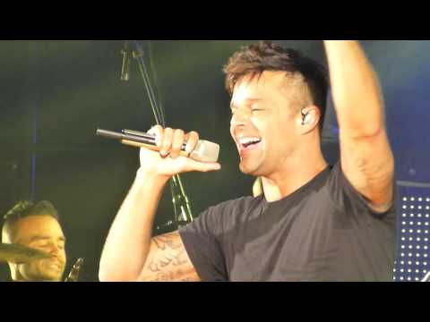 Ricky Martin & Maluma - Vente Pa' Ca (Live) One World Tour London Eventim Apollo 23/09/16