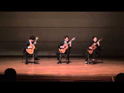 O trio magico - Roland Dyens (Guitar Trio)