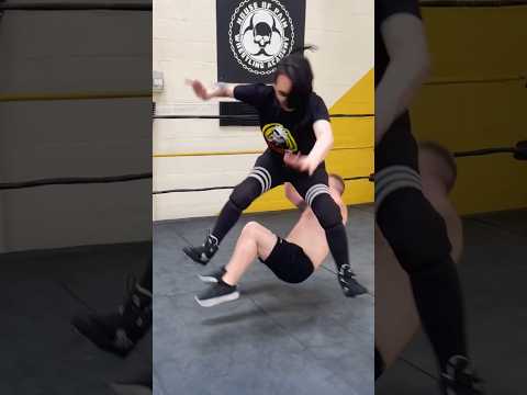 KNOCKED HIM OUT!😱💖 #womenswrestling #prowrestling #wwe