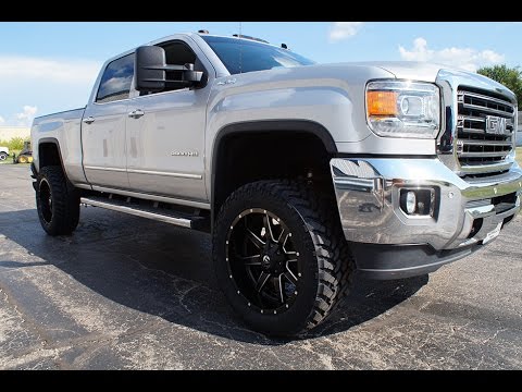 2015 GMC Sierra 2500 w/ 22x10 Fuel Maverick Wheels & 35x12.50 Nitto Trail Grappler Tires