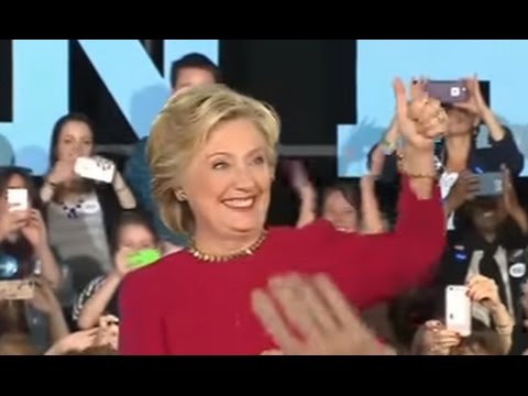 Clinton Hacked Emails Show Tension in Her Inner Circle