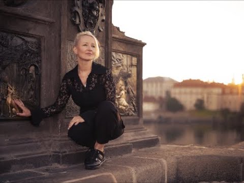 Anna Benz - PRAHA MATKA MĚST