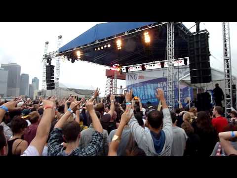 Oceanlab vs Gareth Emery - On A Metropolis Day (Armin @ Governor's island 20090912)