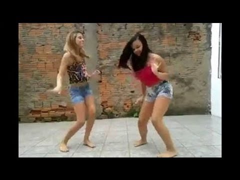 Mc Crash, Mc Nandinho e Mc Maneirinho - Passinho do Romano com Caimbra na Perna (Musica Nova 2014)