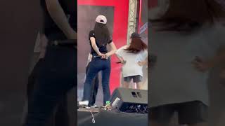 このグループ巨乳しかおらん