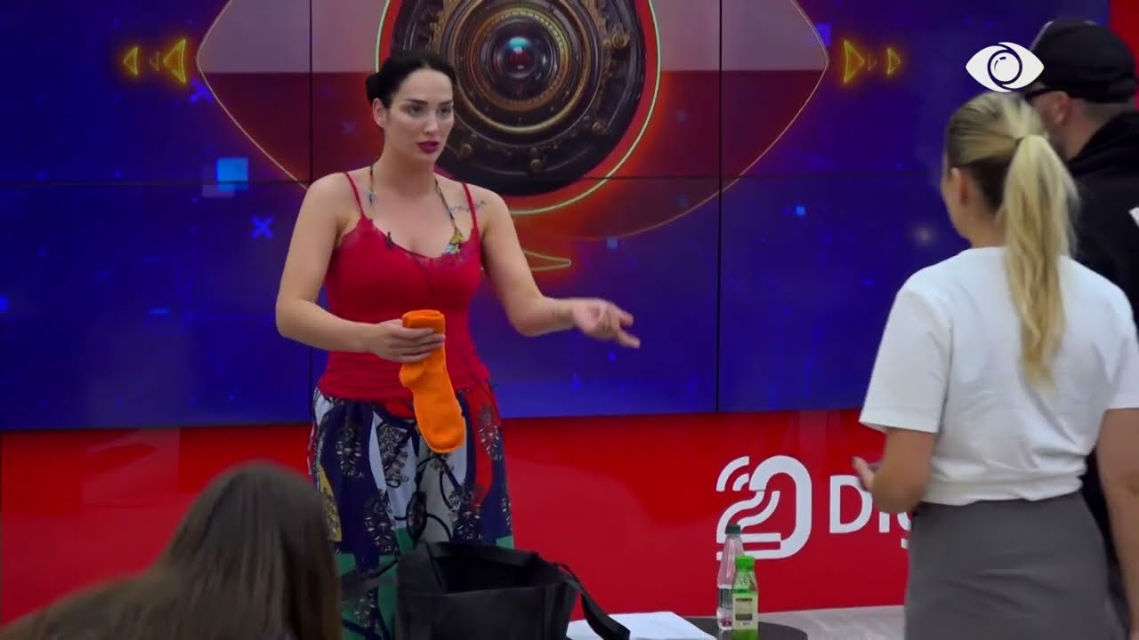 Dita ndërkombëtare e sindromës “Down”/ Banorët solidarizohen duke veshur çorapet me ngjyrë