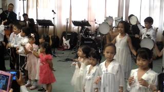 Serahkanlah- Tambourine and Ribbon dance