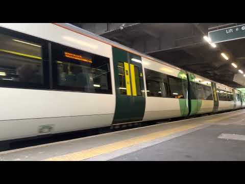 Class 377 - Southern Railway - Sutton Station - 24th May 2022