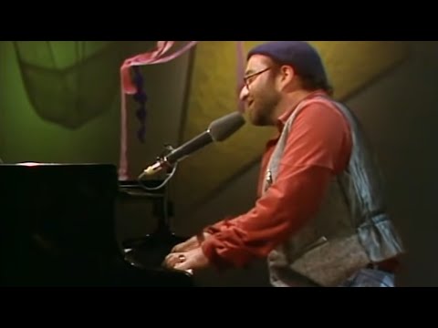 Lucio Dalla - Medley: Piazza Grande, 4 Marzo 1943, La casa in riva al mare (Live@RSI 1978)