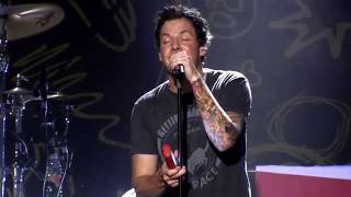 Simple Plan – Astronaut (Live in Mexico-City) (Pro-Shot HD)