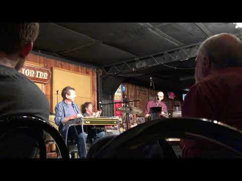 Lloyd Green live at the Station Inn