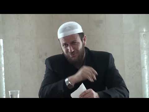 Akuza se kinse disa djem të rinjë, mrarin pare për shkak të mjekrrës - Hoxhë Metush Memedi