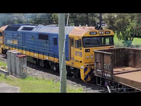 Pacific National 8118 shunting steel wagons at Acacia Ridge.