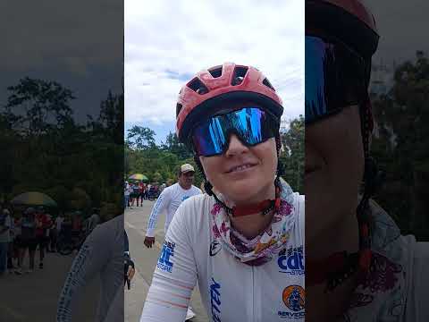Annie de Alemania. visita El Estor Izabal 🇬🇹.  Travesía ciclística La Bahía de la Molendera 🚴‍♂️🥳