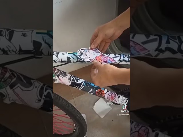Vídeo relacionado con Pegatinas de NANA 50 Uds., pegatinas de dibujos animados para botellas de agua, equipaje, bicicleta, coche, pegatinas bonitas, suministros para fiestas para adolescentes y adultos