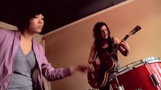 Thao and Mirah - We're So Sorry (Yours Truly Session)